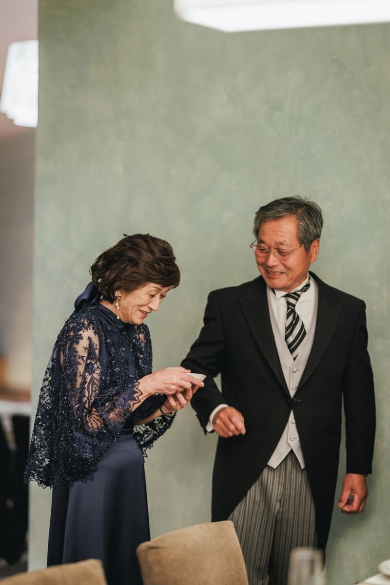 RS COUTURE（アールエス・クチュール）のビーズ刺繍ボレロドレスを実際にご着用いただいたお客様のお写真